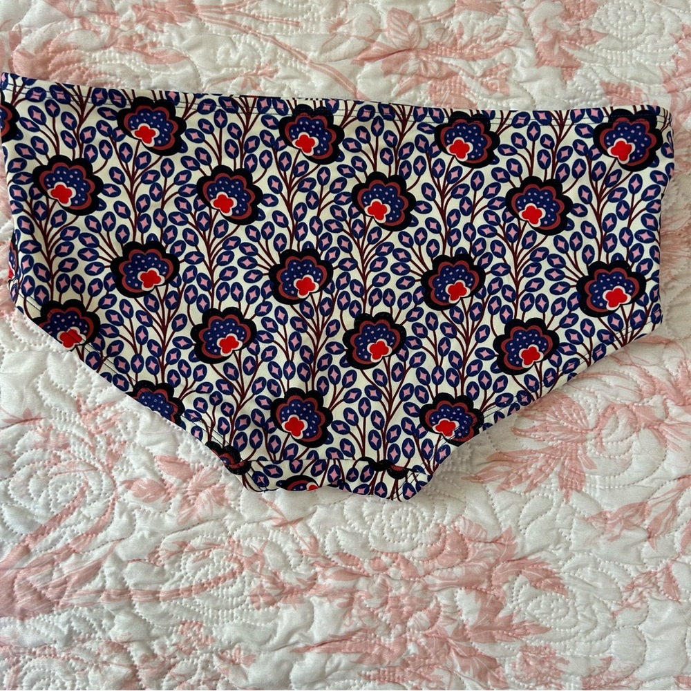 Boden Navy and Cream Floral Tankini Set - Picture 6 of 10
